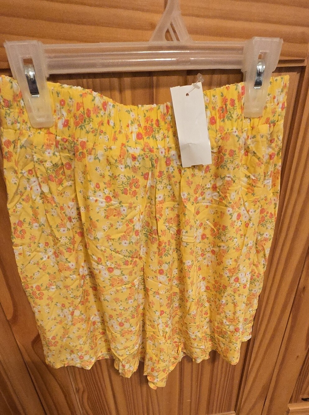 Three Pink Hearts Yellow Floral Circle Shorts Sz L NWT